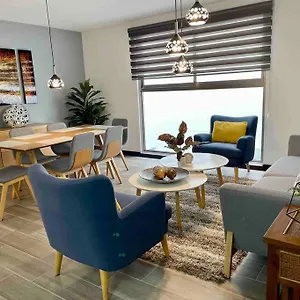  Apartamento Lovely 2 Bedroom Unit With Free Parking